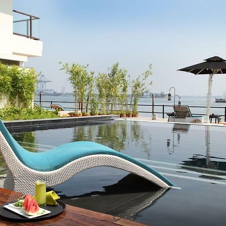 Xandari Harbour Hotel Kochi Exterior photo