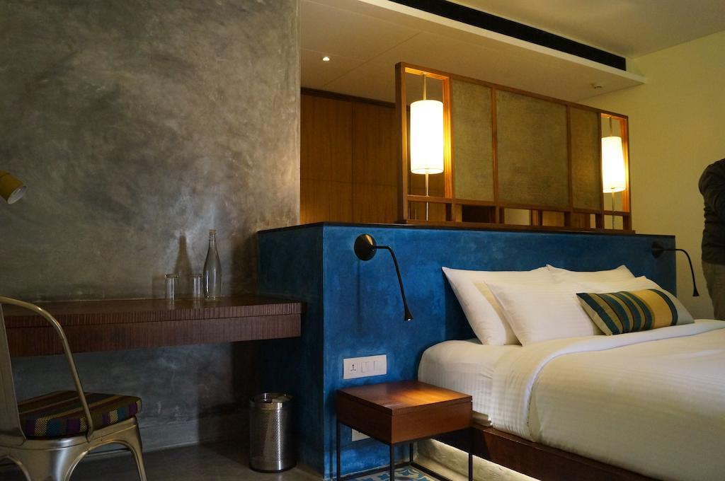 Xandari Harbour Hotel Kochi Exterior photo